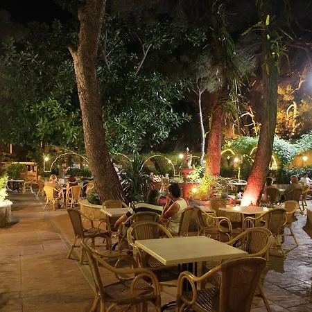 호텔 Baviera 칼라 라트자다