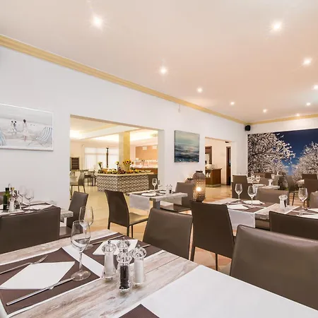 Baviera 칼라 라트자다