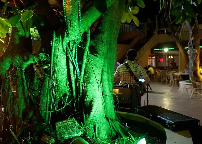 فندق Baviera كالا راتخاذا