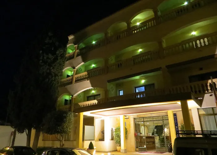 فندق Baviera كالا راتخاذا